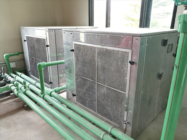ติดตั้ง Heat pump ปั๊มความร้อนประหยัดพลังงานภายในห้องเครื่องของโรงแรม Mövenpick Resort Khao Yai พร้อมถังน้ำร้อน